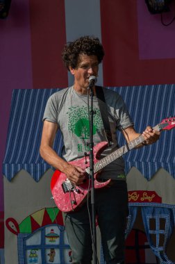 Dirk Scheele Amsterdam Uitmarkt Festivali 'nde çalıyor. Hollanda 2019