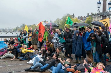 Hollanda 2019, Amsterdam 'daki Yok Olma İsyanı' ndan İklim Gösterisinde Grup Protestocuları