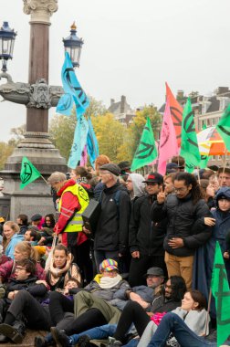Hollanda 2019, Amsterdam 'daki Yok Olma İsyanı' ndan İklim Gösterisinde Grup Protestocuları