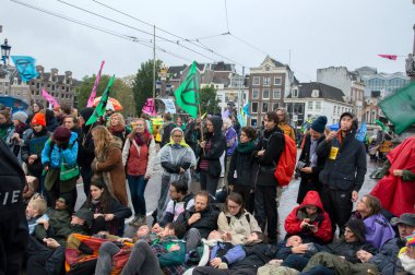 Hollanda 2019, Amsterdam 'daki Yok Olma İsyanı' ndan İklim Gösterisinde Grup Protestocuları