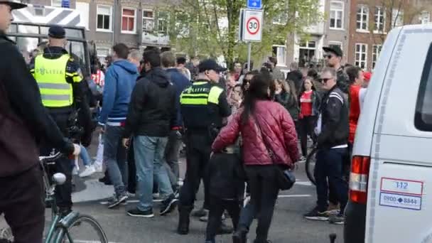 Ajax Supporters Lämnar Efter Champion Party Amsterdam Nederländerna 2019 — Stockvideo