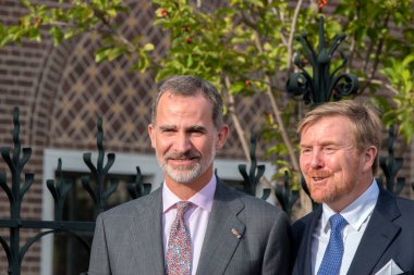 Kral Willem Alexander ve Kral Felipe, Amsterdam 'daki Rembrandt ve Velzquez sergisine gitmek üzere Rijksmuseum' dan ayrılıyorlar..