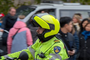 Hollanda 2019, Hollanda 'daki Soykırım İsyan Grubu' nun İklim Gösterisinde Polis Motoru