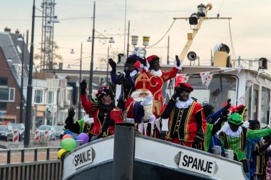Sinterklaas gemisi Diemen 'e varıyor. Hollanda 2019.