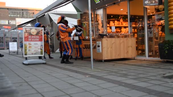 Zwarte Piet Orchestra Sinterklaas Zwarte Piet Buitenveldert Amsterdam Netherlands 2019 — Stock Video
