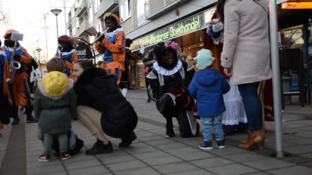 Zwarte Piet Talking Children Buitenvendert Άμστερνταμ Ολλανδία 2019 — Αρχείο Βίντεο