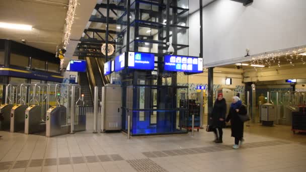 Entrada Salida Ascensor Estación Zuid Amsterdam Países Bajos — Vídeo de stock