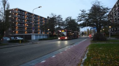 Amstelveen 'den geçen otobüs Hollanda 2019