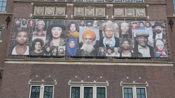 Billboard Tropenmuseum Amtserdam Niederlande 2019 — Stockvideo