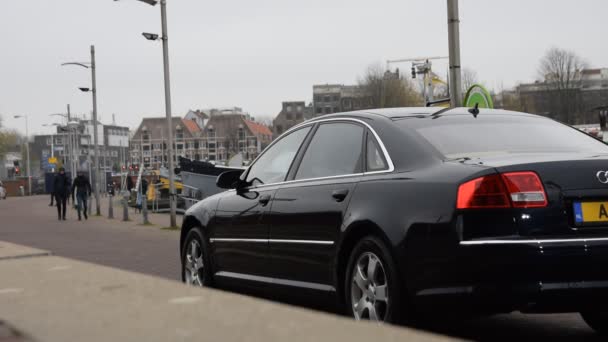 Zwarte Audi Auto Bij Amsterdam Nederland 2019 — Stockvideo