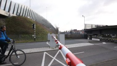Amsterdam 'daki Duivendrechtsebrug Köprüsü kapatıldı Hollanda 2020
