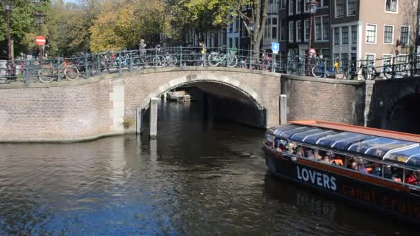 カイザースグラート アムステルダムのクルーズボート オランダ2019 — ストック動画