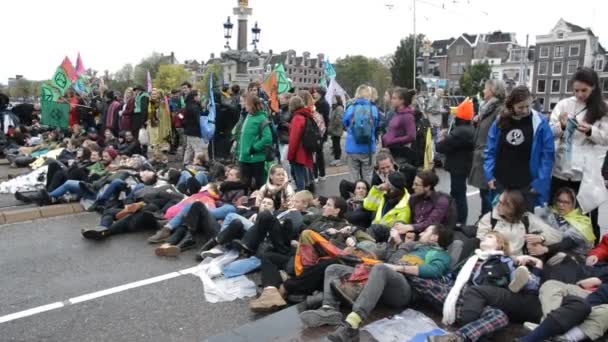 Demonstracja Extinction Rebellion Group Amsterdamie Holandia 2019 — Wideo stockowe