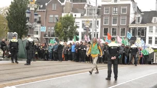 アムステルダムの絶滅反乱グループからのデモンストレーション オランダ2019 — ストック動画