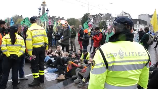 Demonstracja Extinction Rebellion Group Amsterdamie Holandia 2019 — Wideo stockowe