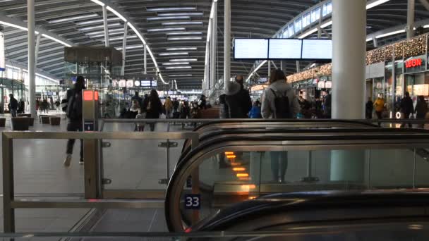 Escalera Mecánica Dentro Estación Central Utrecht Países Bajos 2019 — Vídeo de stock