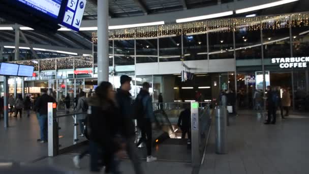 Эскалатор Внутри Центральной Станции Утрехте Нидерланды 2019 — стоковое видео