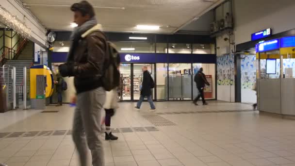 Etos Store Zuid Station Amsterdam Нидерланды 2019 — стоковое видео