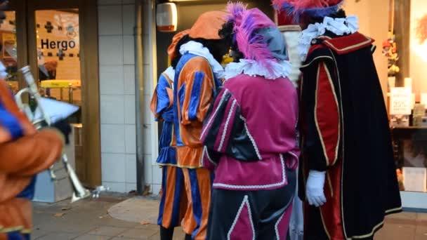 Sinterklaas Zwarte Piet Buitenveldert Amsterdam Нідерланди 2019 — стокове відео