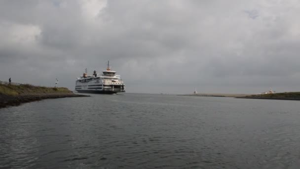 Färja Anländer Till Den Helder Nederländerna 2019 — Stockvideo