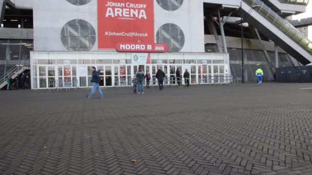 Első Emberek Érkeznek Mérkőzésre Johan Cruyff Arénában Amszterdam Hollandia 2020 — Stock videók