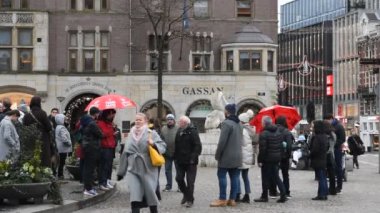 Hollanda 2020 Baraj Meydanı 'ndaki Anma Anıtı' nda Bedava Rehber