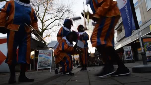 Komik Zwarte Piet Orkestrası Sinterklaas Zwarte Piet Buitenveldert Amsterdam Hollanda — Stok video