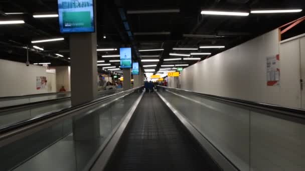 Horizontale Lift Schiphol Airport Nederland 2019 — Stockvideo