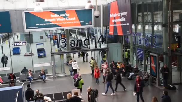Dentro Piccadilly Station Manchester Inglaterra 2019 — Vídeos de Stock