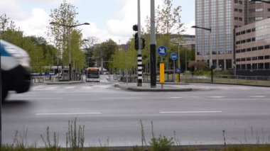 Liander Van Amsterdam 'dan geçiyor. Hollanda 2020.