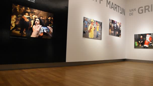 Martijn Van Griendt Exhibition Rijksmuseum Amsterdam Netherlands 2019 — 图库视频影像