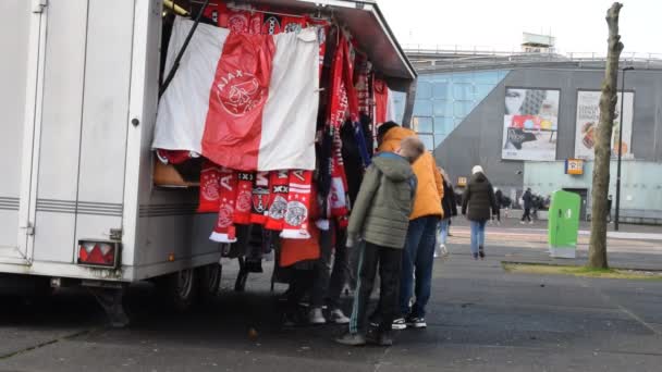 Merchandising Stand Johan Cruyff Arena Amsterdam Nederland 2020 — Stockvideo