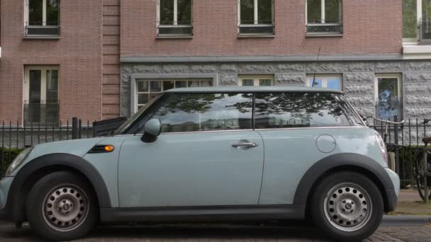 Mini Gone Car Amsterdamie Maja 2020 — Wideo stockowe