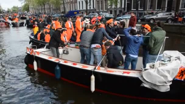 People Cruising Boat Kingsday Amsterdam Países Bajos 2019 — Vídeos de Stock