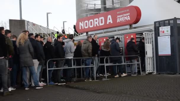 Mensen Voor Entree Noord Bij Entree Johan Cruijff Arena Amsterdam — Stockvideo