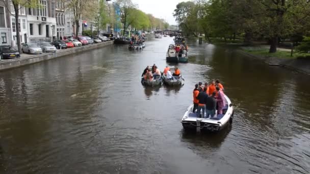 Människor Båt Kingsday Amsterdam Nederländerna 2019 — Stockvideo
