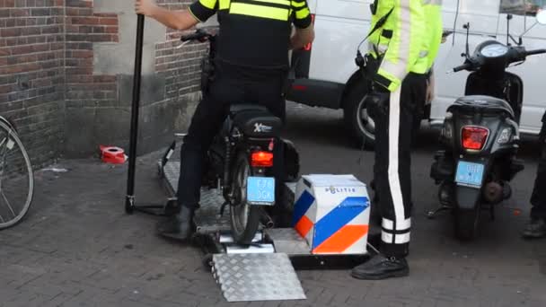 Polícia Que Mede Scooters Seu Limite Velocidade Asmterdam Holanda 2019 — Vídeo de Stock