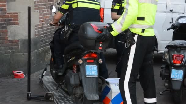 Police Metering Scooters Speed Limit Asmterdam Netherlands 2019 — Stock Video