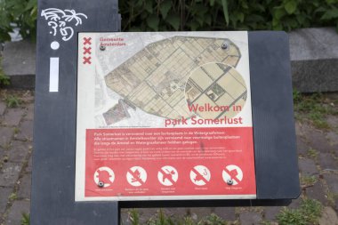 Amsterdam 'daki Park Somerlust' a Hoşgeldiniz. Hollanda 25-5-2020