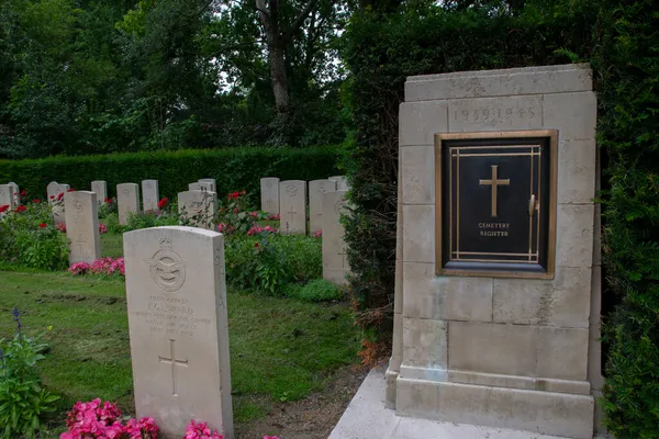 Реестр Кладбищ Военных Могилах Содружества Кладбище Остер Амстердаме Нидерланды 2019 — стоковое фото