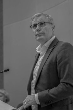 Han Busker 'ı Amsterdam' daki FNV şubat grevi için Raadszaal Stopera 'da kapatın. Hollanda 2020