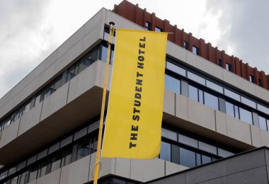 Amsterdam 'daki Öğrenci Otelinden Bayrak 15-5-2020