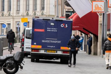 Amsterdam 'dan G4S Company Van. Hollanda 18-3-2020