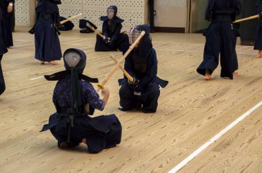 Osaka Japonya 'daki Shudokan binasında Genç Kendoka Eğitim Grubu 2-9-2016