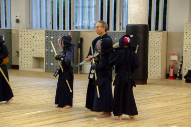 Osaka Japonya 'daki Shudokan binasında Genç Kendoka Eğitim Grubu 2-9-2016