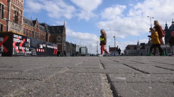 Uscire Dalla Stazione Centrale Causa Del Cornavirus Amsterdam Paesi Bassi — Video Stock