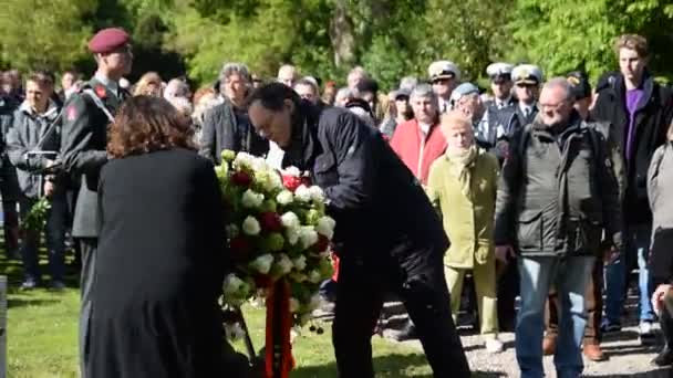 Память Жертвах Второй Мировой Войны Кладбище Nieuwe Ooster Амстердаме Нидерланды — стоковое видео