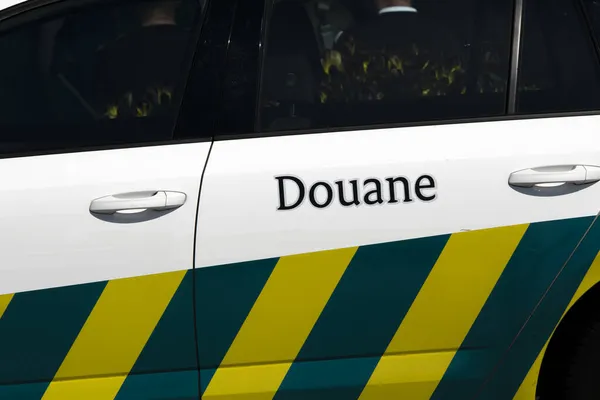 Schiphol 'daki Logo Douane Şirketi Arabası Hollanda 20-4-2019