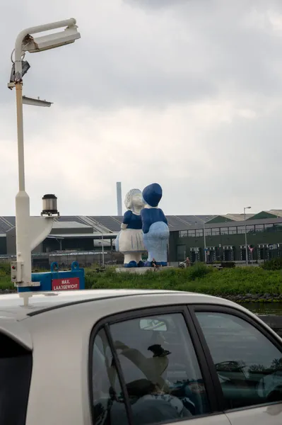 アムステルダムの大規模な観光人形のフェリーから見るオランダ27 2020 — ストック写真