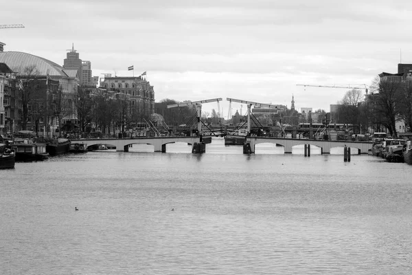 Most Magerebrug Amsterdamie 2020 — Zdjęcie stockowe